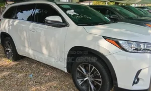 Toyota Highlander XLE V6 4x4 (3.5L 6cyl 6A) 2016 Off white