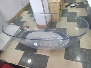Transparent Glass Bathtub
