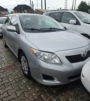Toyota Corolla LE 4dr Sedan (1.8L 4cyl 4A) 2010 Silver