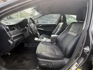 Toyota Camry SE 4dr Sedan (2.5L 4cyl 6A) 2014 Gray