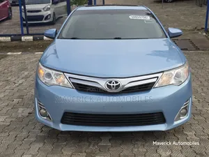 Toyota Camry XLE V6 4dr Sedan (3.5L 6cyl 6A) 2013 Blue