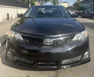 Toyota Camry SE 4dr Sedan (2.5L 4cyl 6A) 2013 Black