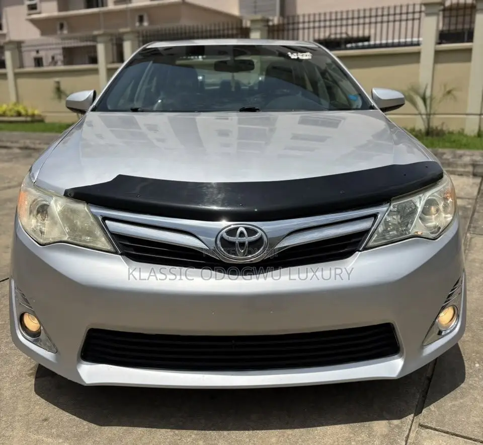 Toyota Camry 2014 Silver