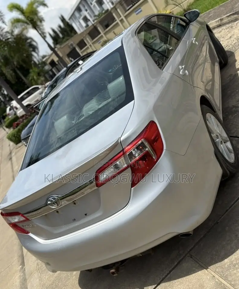 Toyota Camry 2014 Silver