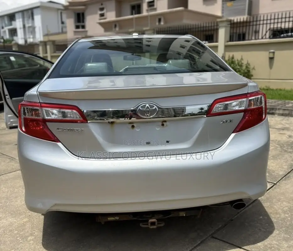 Toyota Camry 2014 Silver