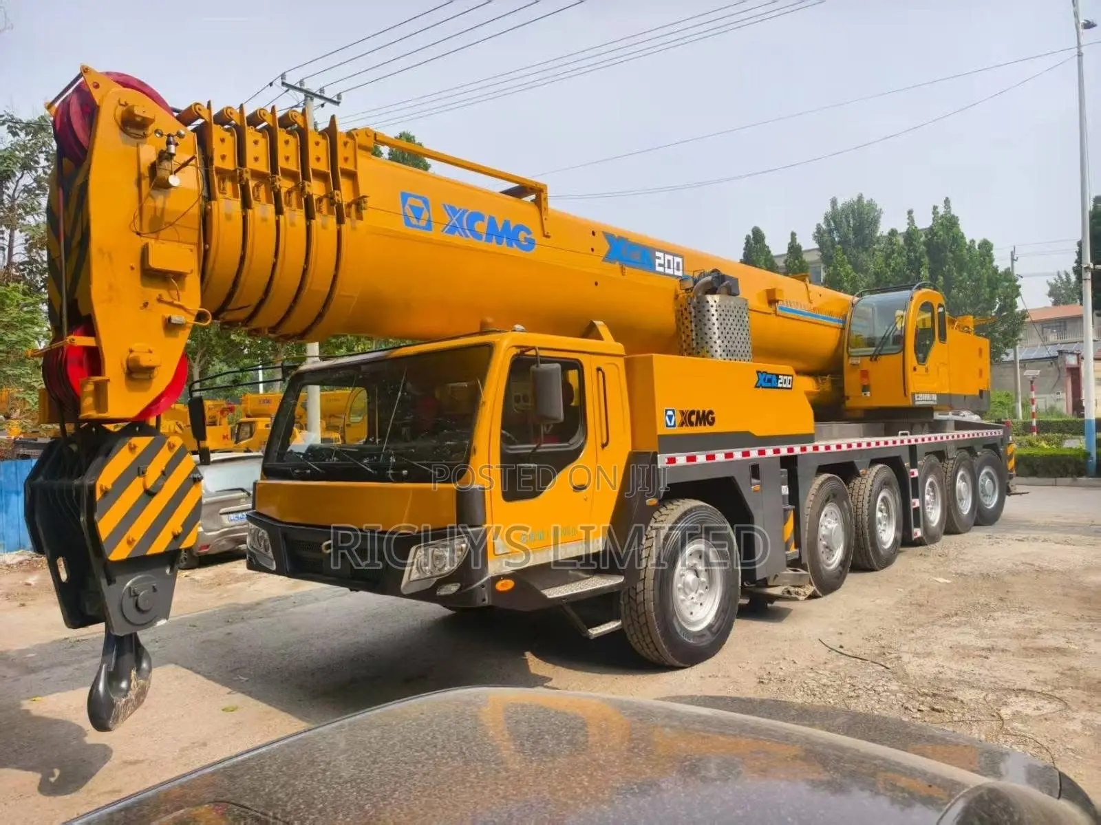 Foreign Used 200tons XCMG Crane