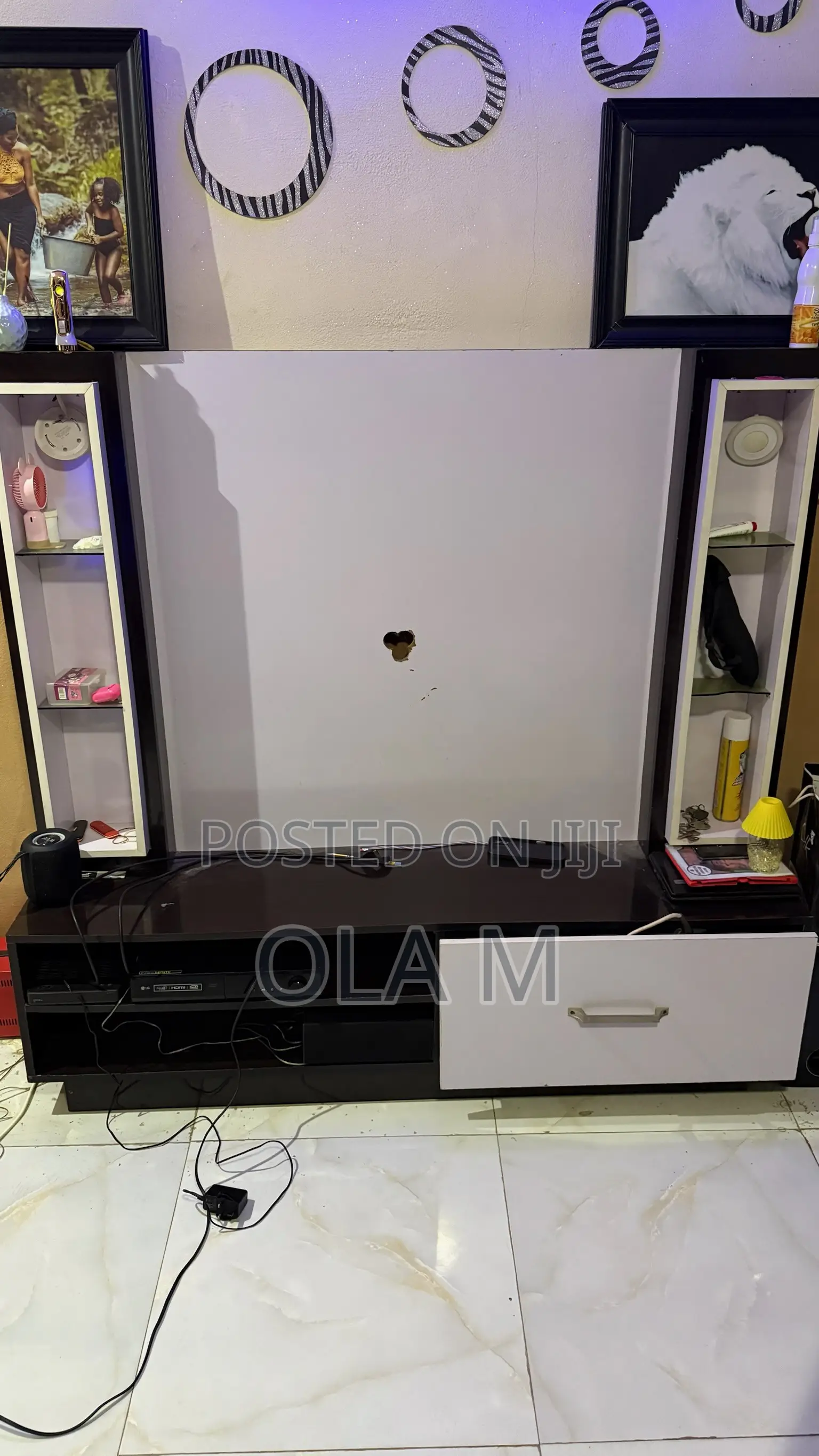 TV Shelf/Stand