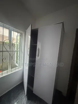 2bdrm Apartment in Lekki Phase 2 for rent