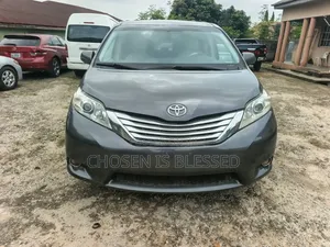 Toyota Sienna XLE 7 Passenger 2011 Gray
