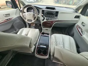 Toyota Sienna XLE 7 Passenger 2011 Gray
