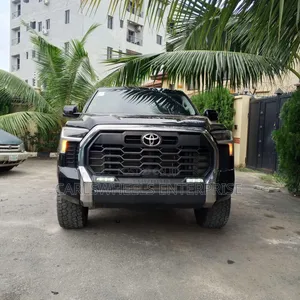 Toyota Tundra SR5 CrewMax 5.5' Bed 2024 Black