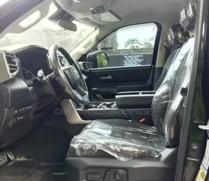 Toyota Tundra SR5 CrewMax 5.5' Bed 2024 Black