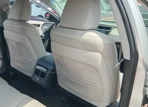 Toyota Avalon Limited 4dr Sedan (3.5L 6cyl 6A) 2015 Silver