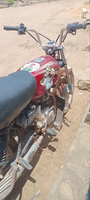 Bajaj Boxer 2024 Red