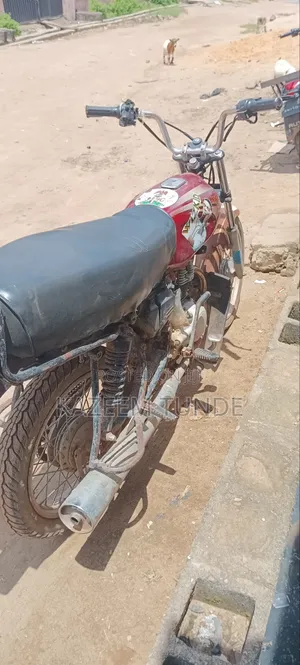 Bajaj Boxer 2024 Red