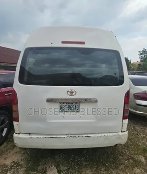 Toyota HiAce 2013 White