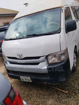 Toyota HiAce 2013 White