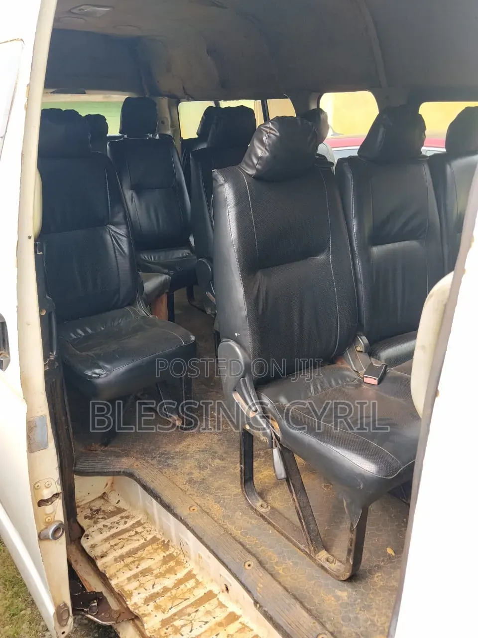 Toyota HiAce 2013 White
