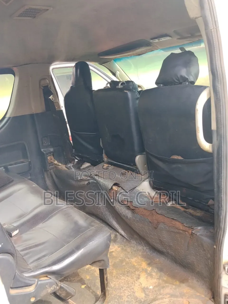 Toyota HiAce 2013 White