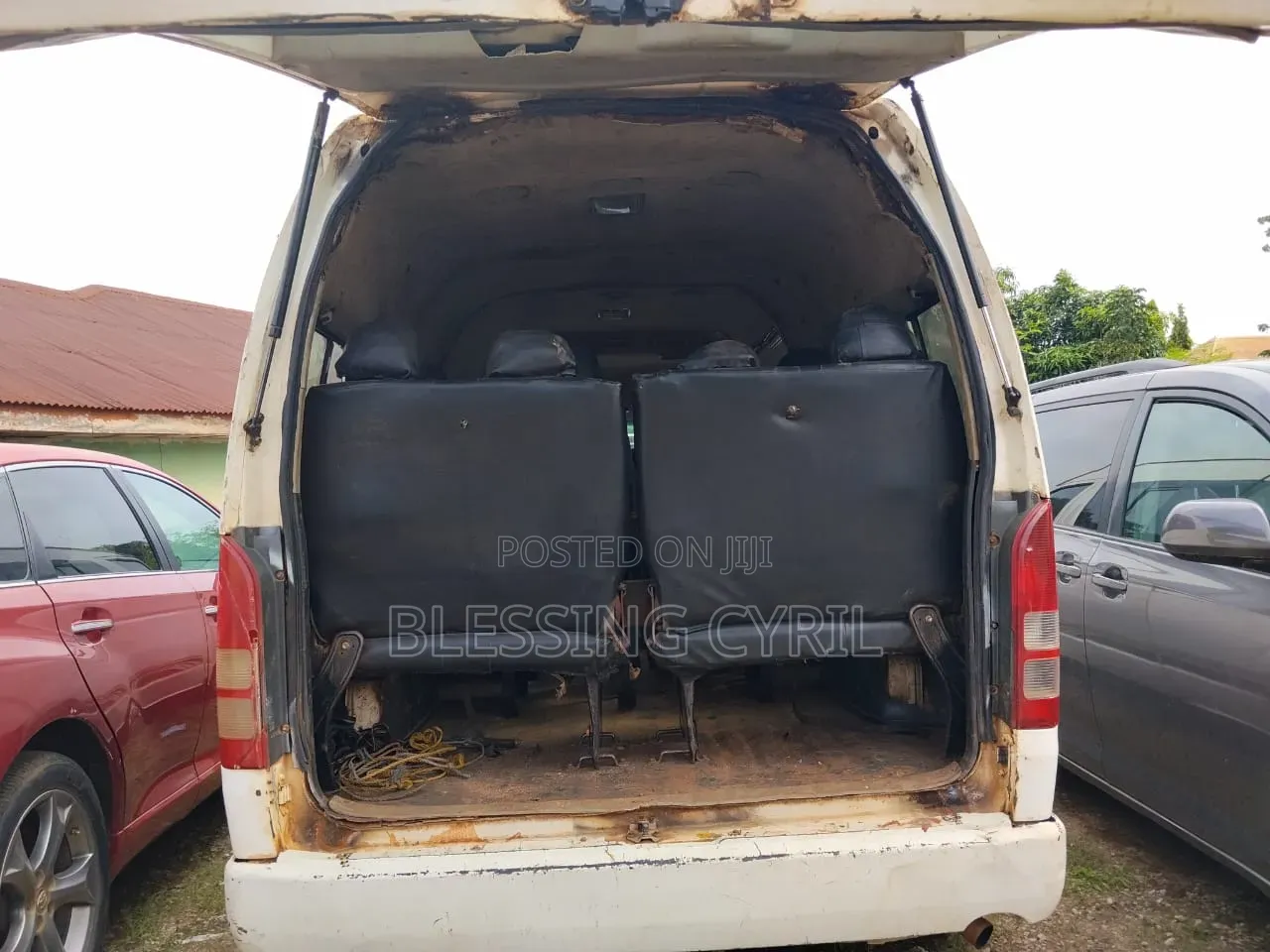 Toyota HiAce 2013 White