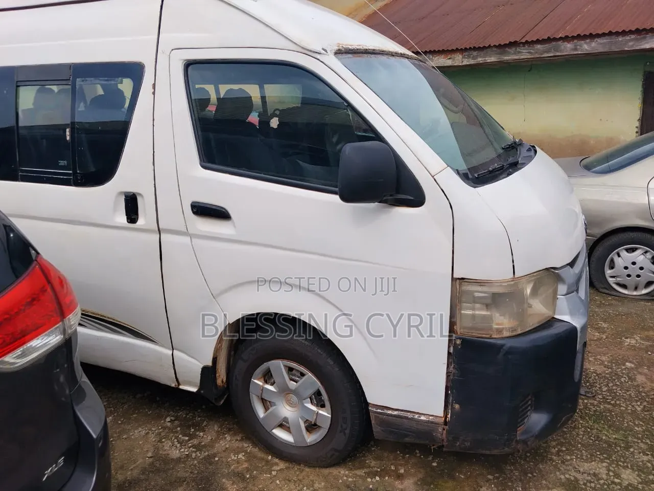 Toyota HiAce 2013 White