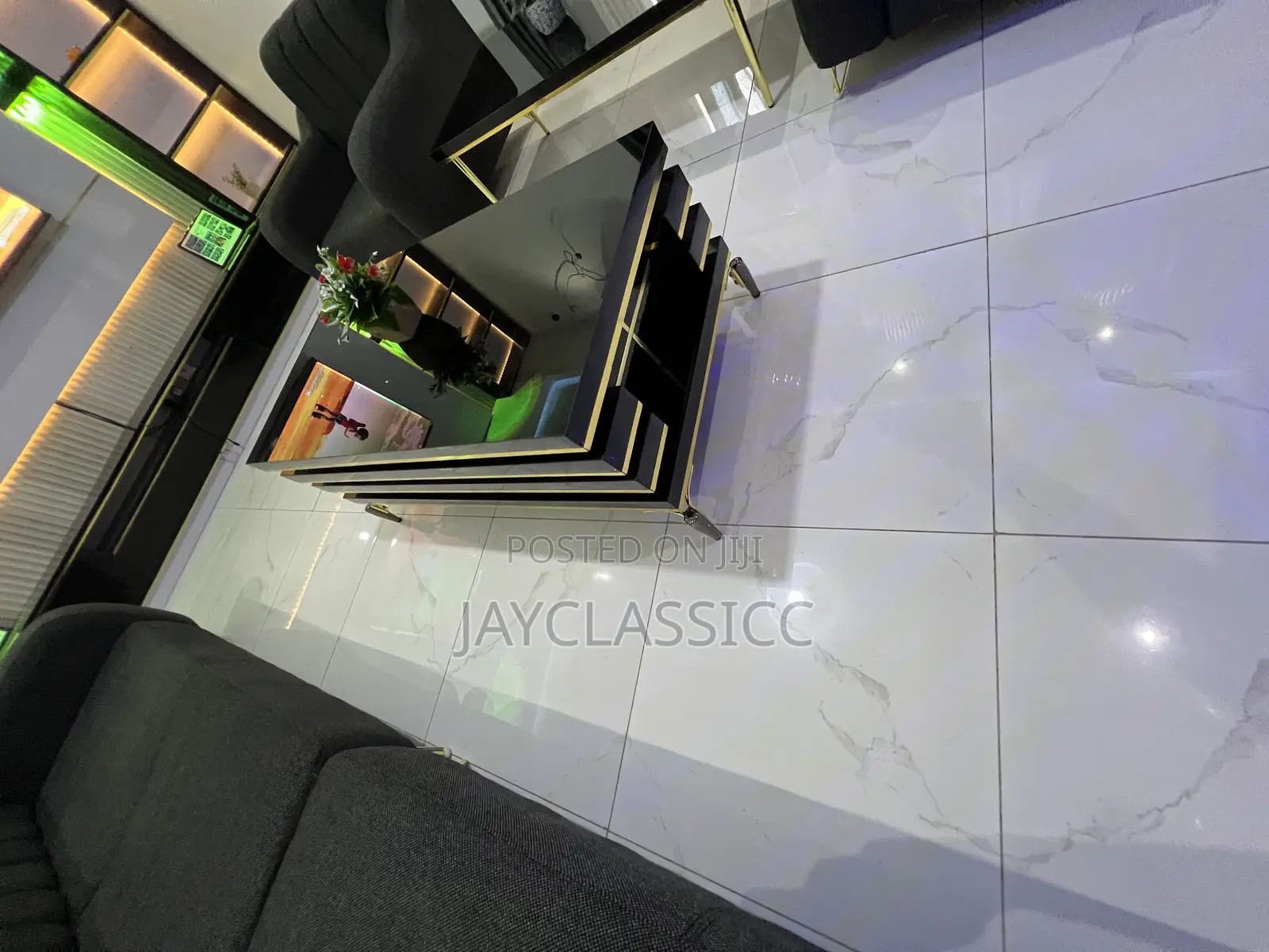 Classicc Center Table