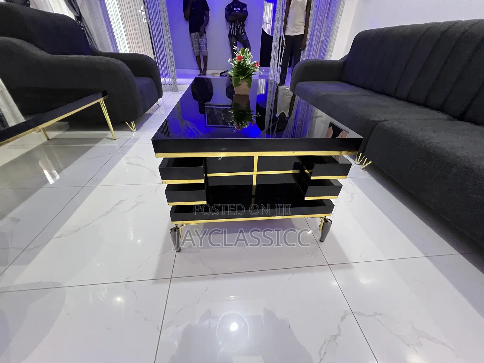 Classicc Center Table