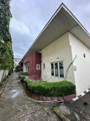 3bdrm Bungalow in Orchid Road, Lekki Expressway for sale