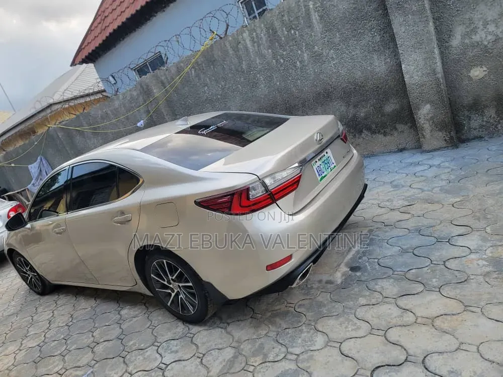 Lexus ES 2016 Gold