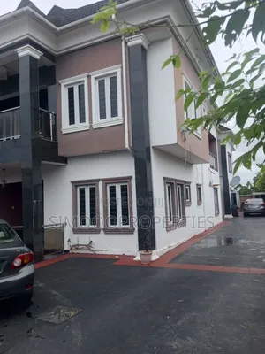 5bdrm Block of Flats in Ogunfayo, Awoyaya for rent