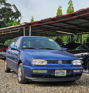 Volkswagen Golf 2000 Blue