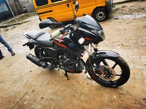 Bajaj Pulsar 220 F 2026 Black