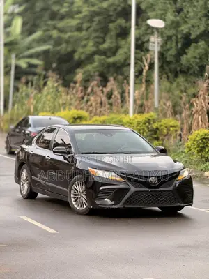 Toyota Camry LE FWD (2.5L 4cyl 8AM) 2018 Black