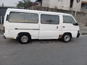 Nissan Caravan (Urvan) 2001 White