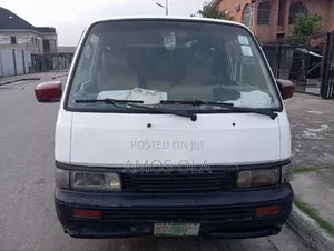Nissan Caravan (Urvan) 2001 White