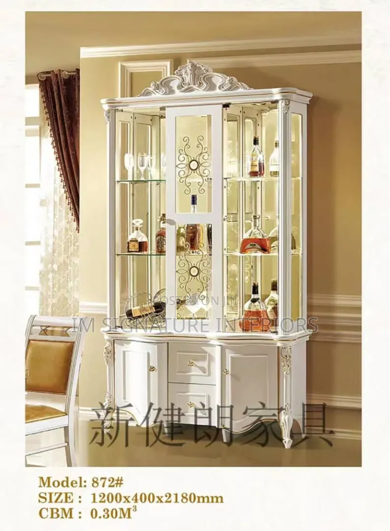 Luxury Wine Bar Glass Font