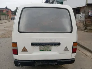 Nissan Caravan (Urvan) 2001 White