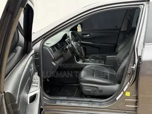 Toyota Camry XLE 4dr Sedan (2.5L 4cyl 6A) 2017 Gray