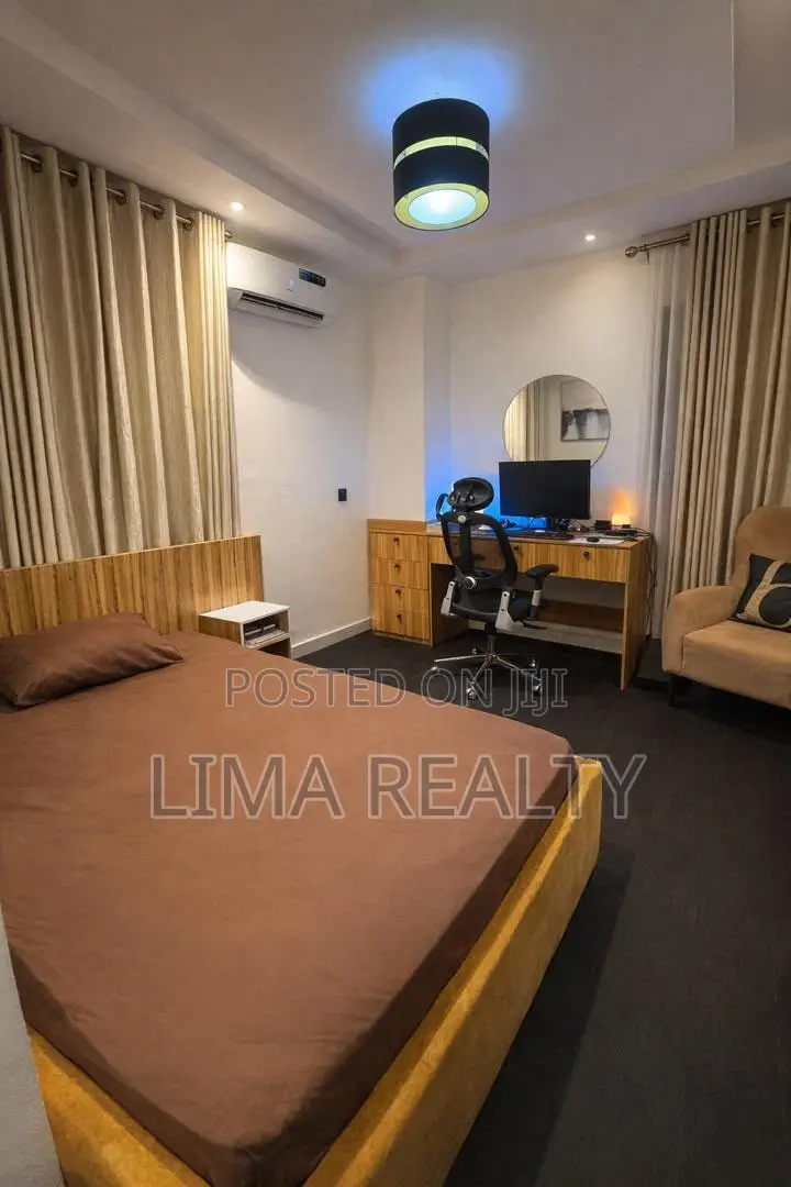 Shared Kitchen, Common Room & Balcony Studio Unit