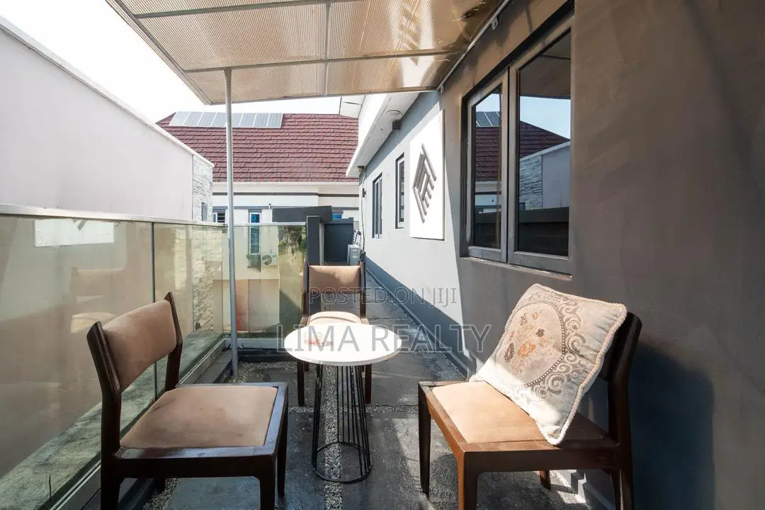 Shared Kitchen, Common Room & Balcony Studio Unit