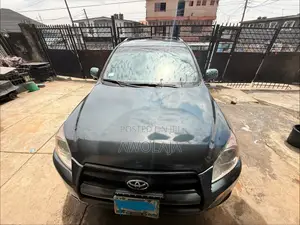 Toyota RAV4 2009 Green