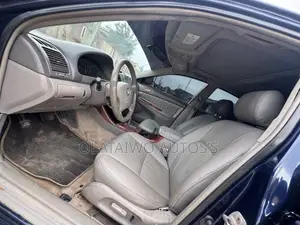Toyota Camry XLE 4dr Sedan (2.4L 4cyl 5A) 2005 Blue