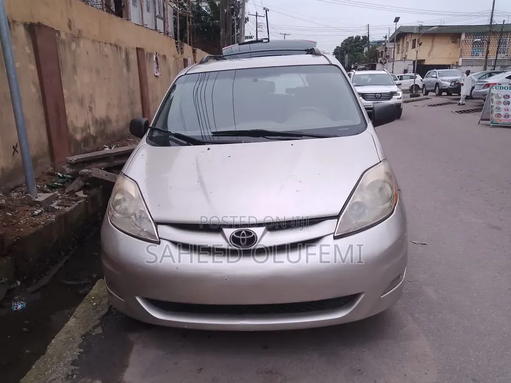 Toyota Sienna 2007 Silver