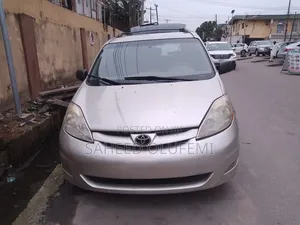Toyota Sienna 2007 Silver