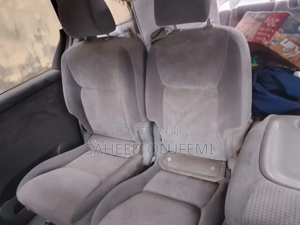 Toyota Sienna 2007 Silver
