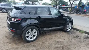 Land Rover Range Rover Evoque Pure 4dr SUV AWD (2.0L 4cyl Turbo 9A)