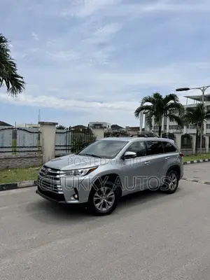 Toyota Highlander XLE 4dr SUV (3.5L 6cyl 6A) 2015 Silver