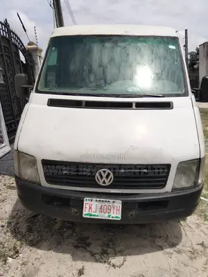 Bus 2005 White