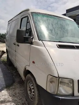 Bus 2005 White