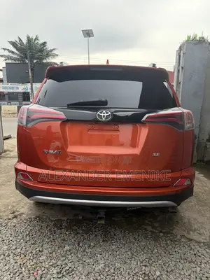 Toyota RAV4 2016 Orange